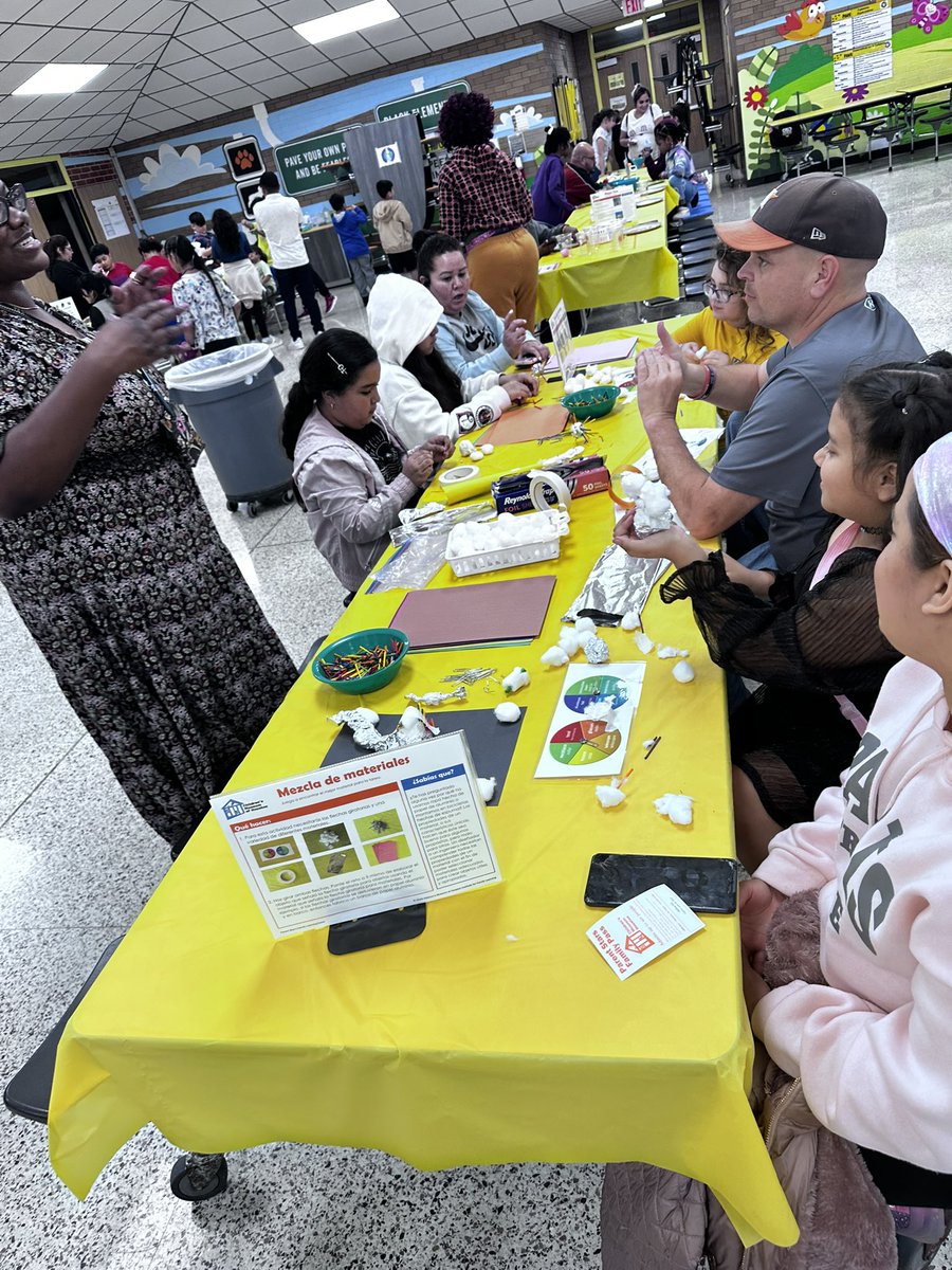 BlackES_AISD's tweet photo. 🌟 A big thank you to everyone who joined us for our Campus Science Night with the @cmhouston! It was an incredible evening filled with hands-on experiments and exploration. Your enthusiasm made it a memorable event! 🧪✨ #ScienceNight #CommunityFun @nparedes2000 https://t.co/7wkD0PRNRC