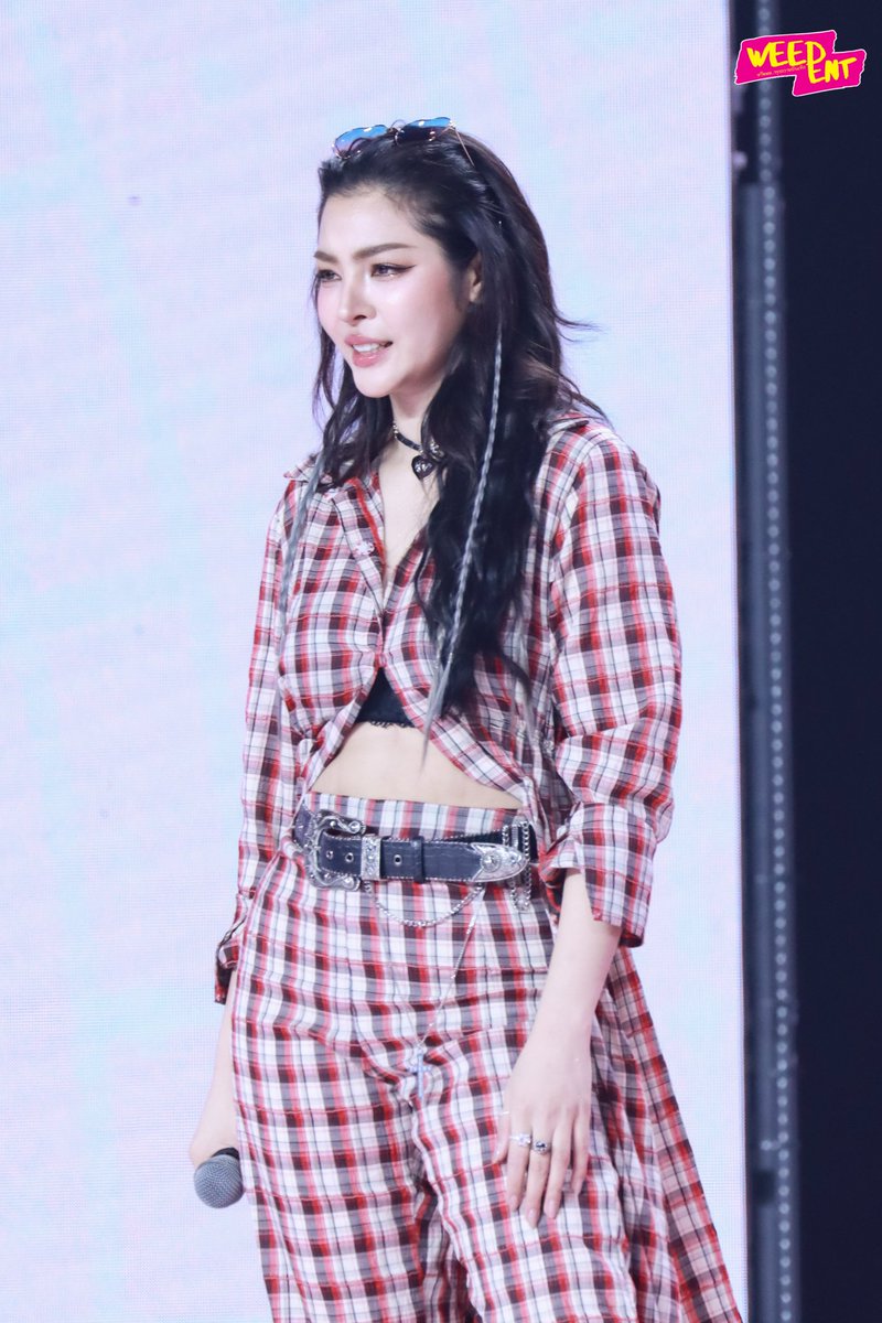 " ฝ้าย พีรญา" ในงาน " FAYE TIMELESS LOVE 1st FAN MEETING IN BANGKOK" 🩷✨

FAYE TIMELESS LOVE IN BKK
#MGIxFaye1stFanMeeting 
#FayeTimelessLOVE
#FayePeraya #ฝ้ายพีรญา