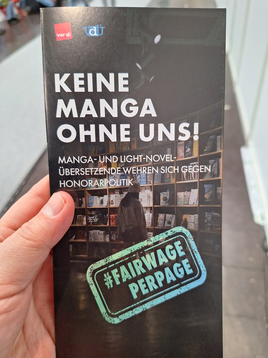 JapanFlorian's tweet photo. Für uns Übersetzer war das seit der Frankfurter Buchmesse und dem offenen Brief ein wichtiges Anliegen: die miserable (finanzielle) Arbeitssituation, insbesondere von Manga- und LN-Übersetzern. Alles beginnt mit Bewusstsein schaffen. https://t.co/NCgFNjXjg4