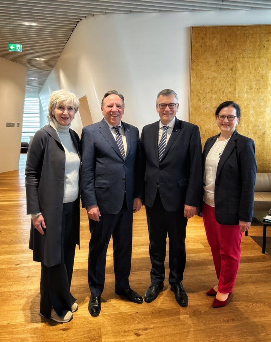 💪Le Québec peut faire sa part pour répondre aux besoins militaires de nos alliés européens avec des entreprises comme <a href="/chantierdavie/">Davie</a> 🚢 , <a href="/Bombardier/">Bombardier</a> ✈️ , <a href="/CGI_Consulting/">CGI_Consulting</a> 🖥️ ….

Le Premier Ministre <a href="/francoislegault/">François Legault</a> est en Allemagne 🇩🇪 justement POUR ÇA. 

Son message👇.