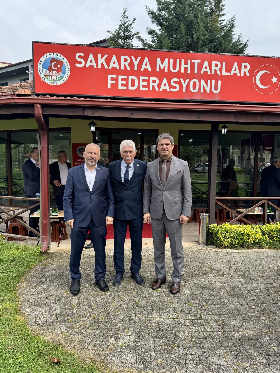 Bayramlaşma Programlarına Katıldık

Sakarya Amatör Spor Kulüpleri Federasyonu Başkanı Yaşar Zımba ve yöneticilerimiz Orhan Bayraktar, Necmettin Koçak, Yahya Berk, Selim Özen, Salih Yıldırım, Adem Bilgen ve Çetin Serter ile birlikte, Sakarya Valiliği, Sakarya Muhtarlar Federasyonu