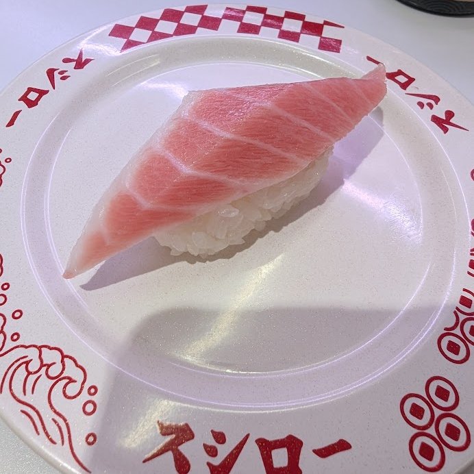 Qto6BshdBJYXdch's tweet photo. 1日中モデリングのことばかり考えるのが嫌になって
気晴らしに寿司を食いに来たのだが
なんか俺だけ他のテーブルと違う
妙にローポリな寿司を提供されたのだが
誰だよ俺の寿司をデシメートしたやつ
それともついに俺の頭がおかしくなったのか？
助けてほしい https://t.co/3rtDDLaG2m