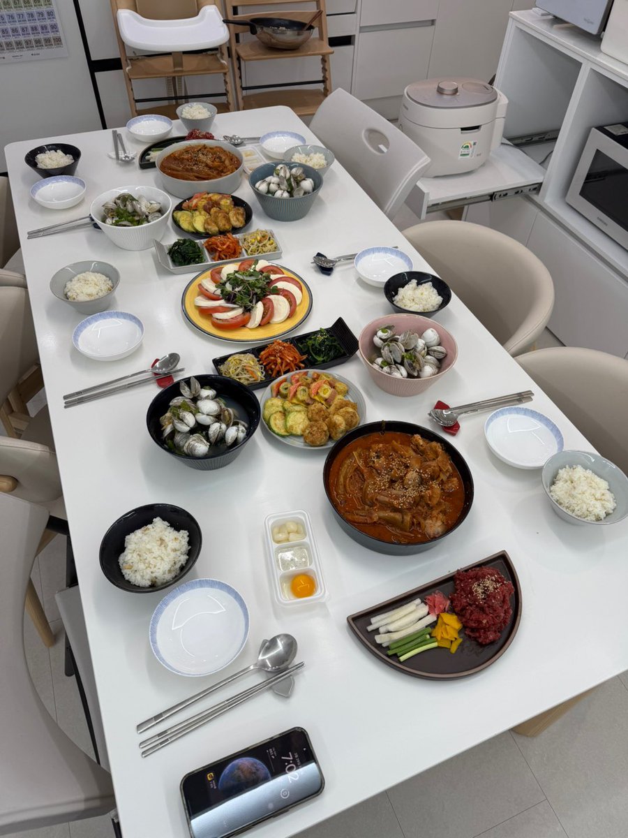 집들이 앤 냠냠냠