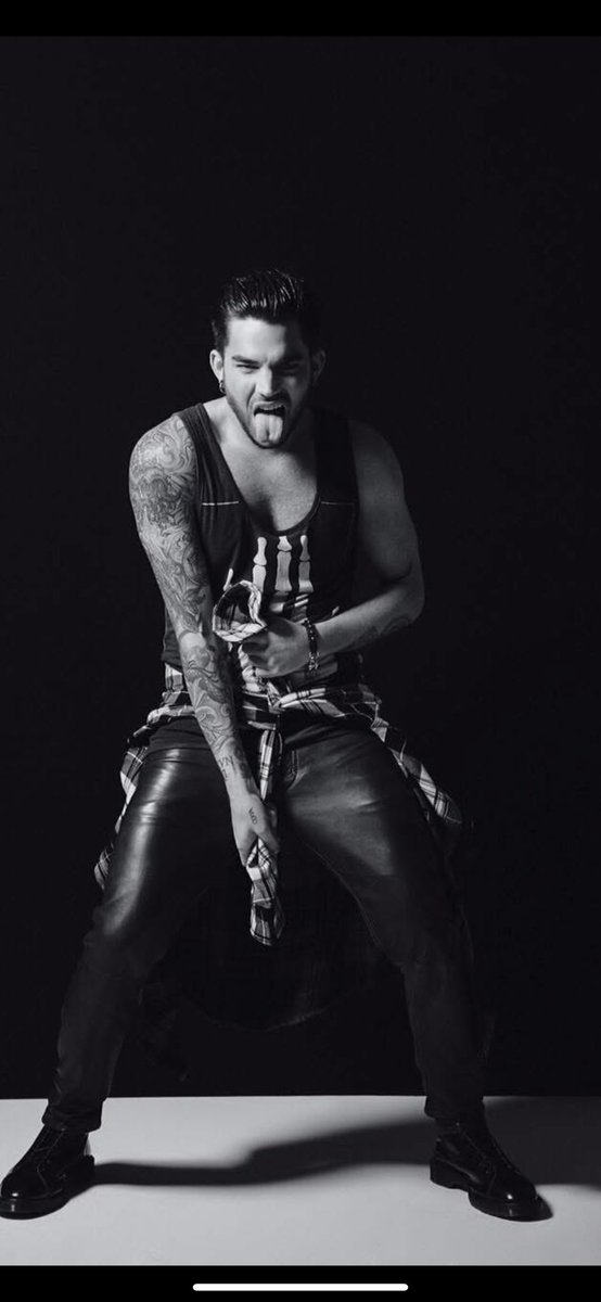 Slaymaker2Lisa's tweet image. Love this pic of Adam that tongue wow 😜 😛