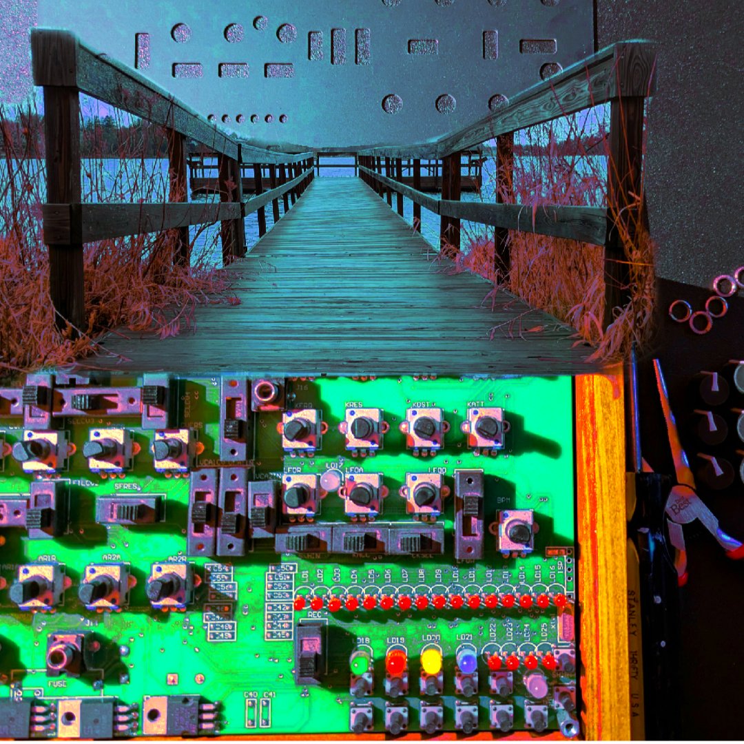 thetonewrecker's tweet image. .
Bridging connections
An old friend returns again
Sample and Hold stuff
.
#studioprocess #techno #liveset #tonewrecker #paulbirken #create #explore #electronicmusic #possibilities