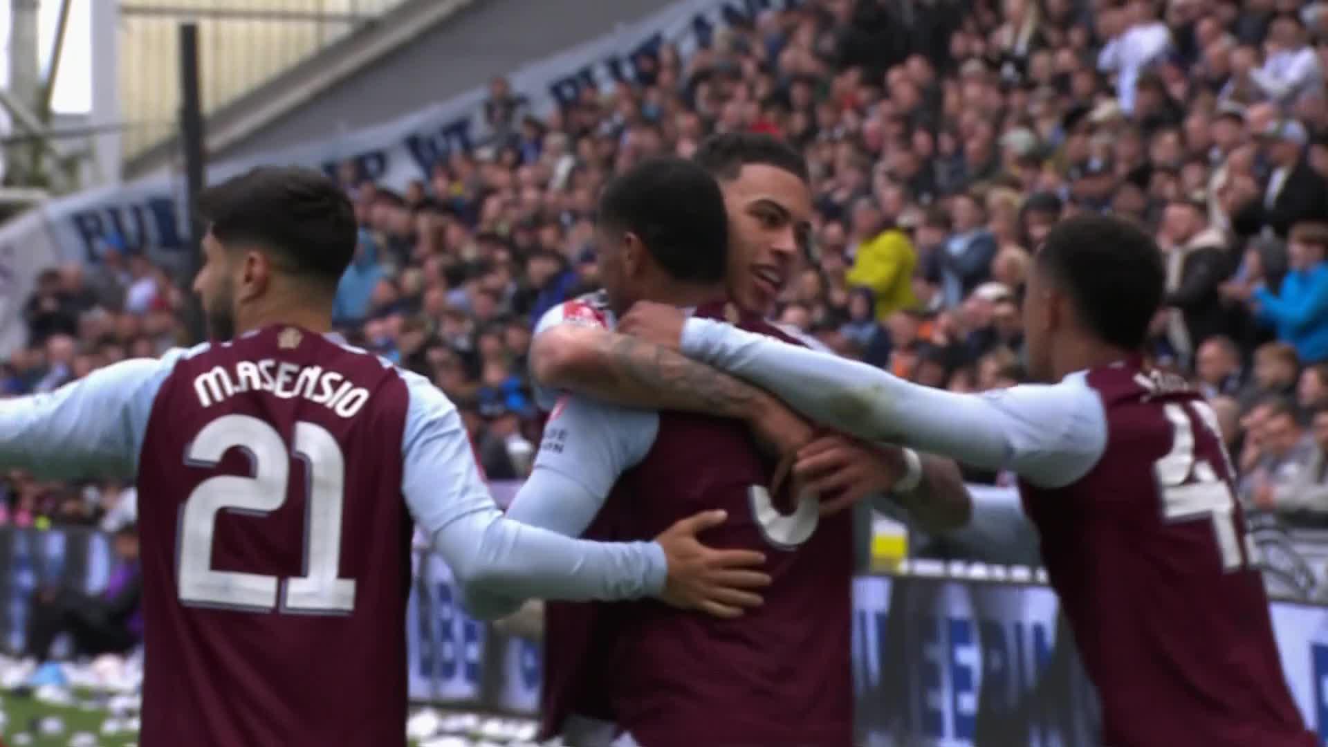 MarcusRashford gets his first goal in @AVFCOfficial colours 💜#EmiratesFACup