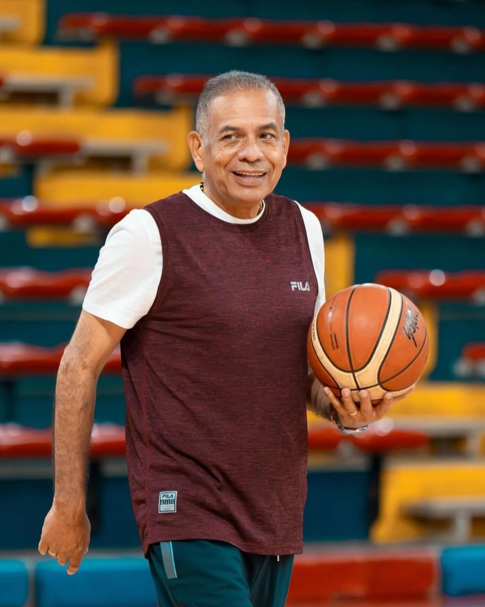 Nuestro Gobernador de Bolívar Angel Marcano, se une al Trend con la IA.

Momentos de Revolución y Trabajo.😃

<a href="/amarcanopsuv/">Ángel Marcano</a>
<a href="/NicolasMaduro/">Nicolás Maduro</a>
<a href="/dcabellor/">Diosdado Cabello R</a>