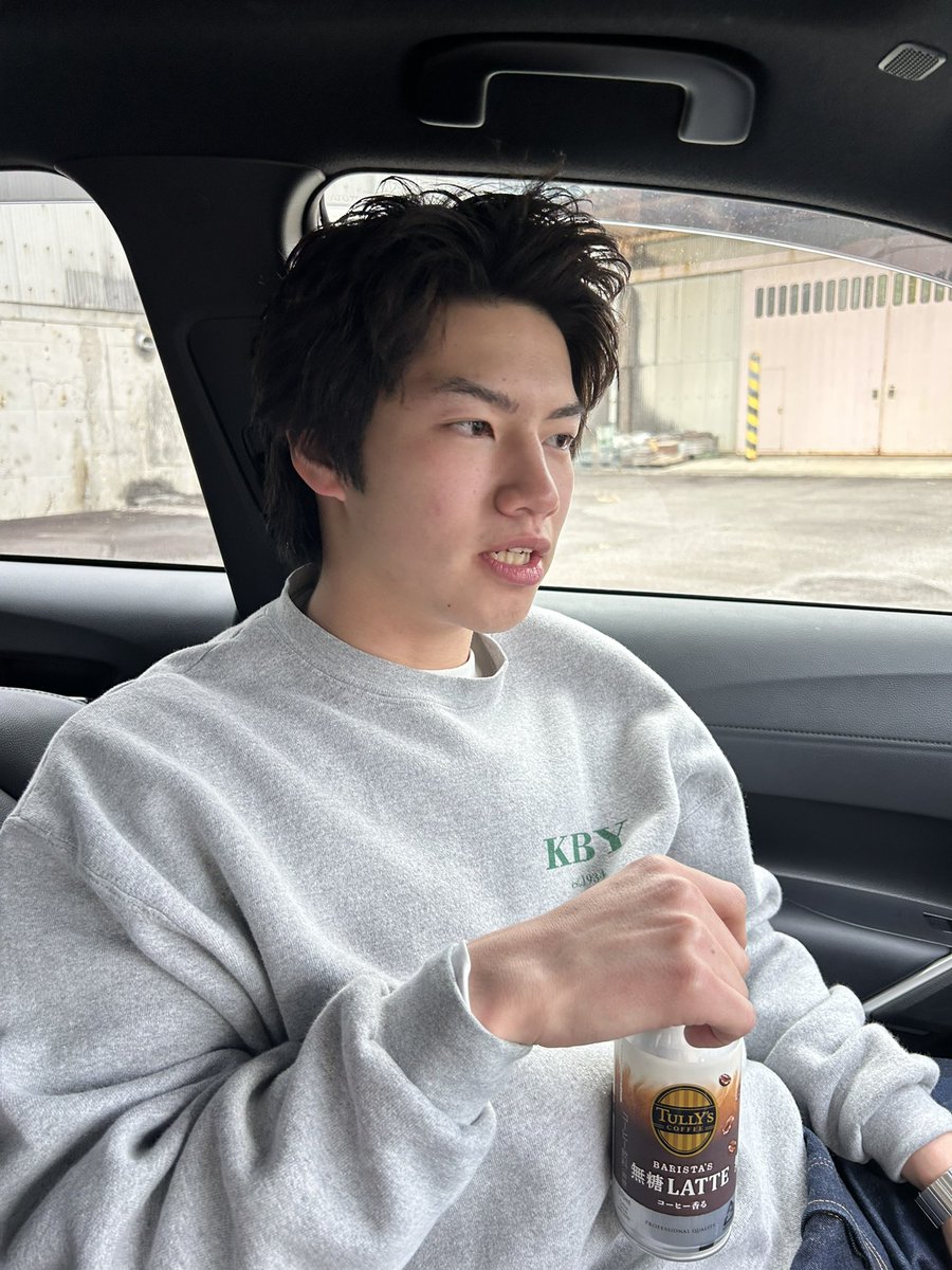 kuwamath's tweet photo. シュージのお疲れ行って、郷は鍵忘れて、ジミーズは誕生祭、早いな、3月終わるの。 https://t.co/4oSMUkeBvw