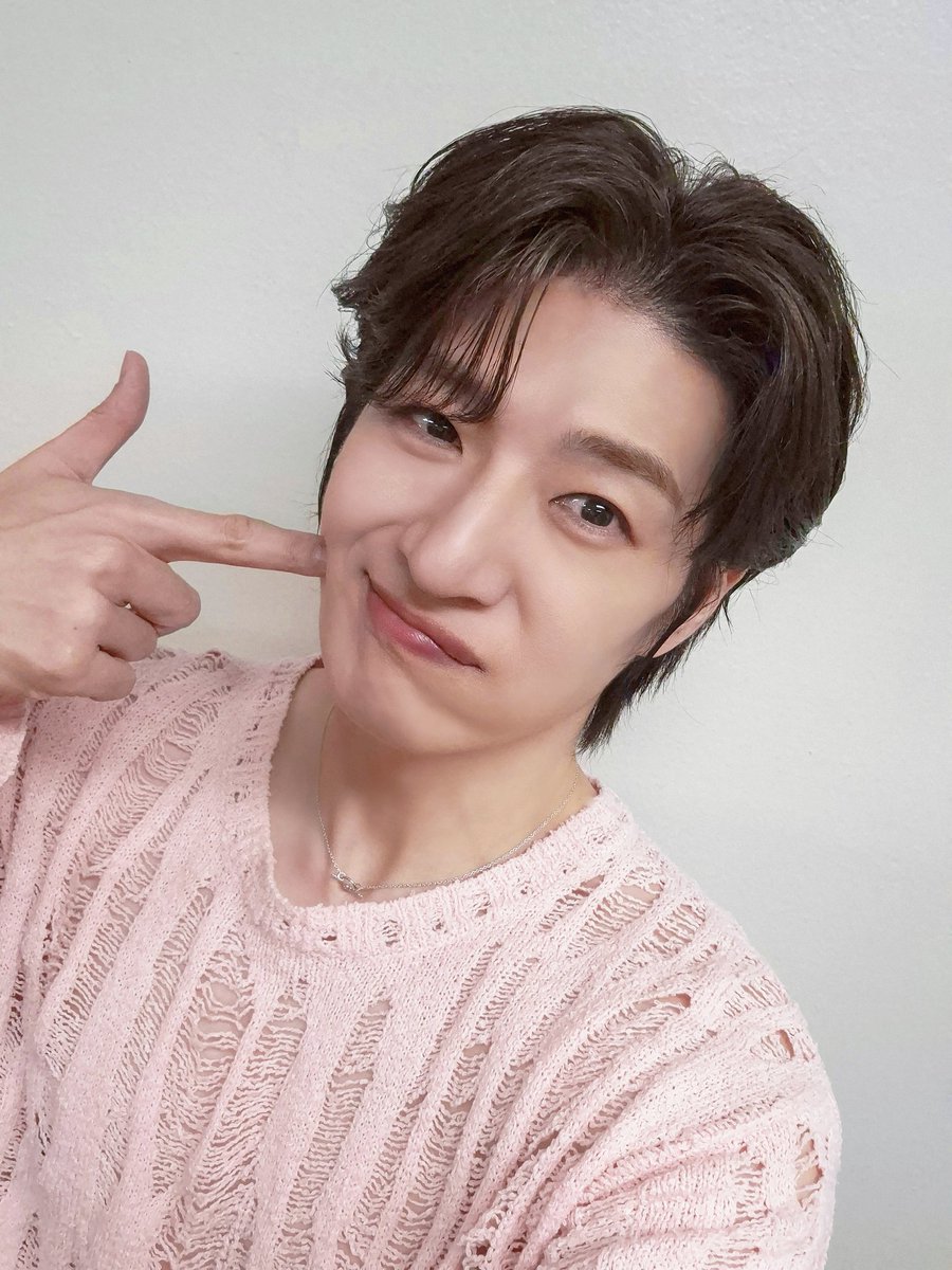 [📸]

250330
'우리의계절, 호영' 둘째 날 종료! 

잊지 못할 시간을 
같이 만들어줘서 고마웠호영🩷   

우리 내년 봄에 또 만나🖐

#손호영 #SONHOYOUNG 
#SHY #우리의계절_호영