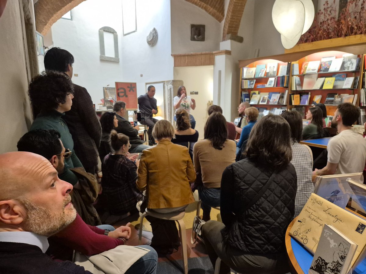 Il quesito del #Referendumcittadinanza è puntuale, agisce su un punto specifico della legge per portare il requisito di residenza continua in Italia da dieci a cinque anni. Ma ha un effetto reale, immediato, su 2,5 milioni di persone, tra cui moltissimi minori. <a href="/Fra0283/">Francesca Druetti</a> #Firenze