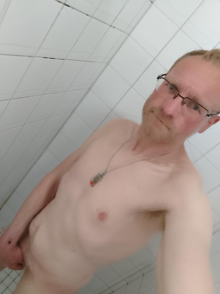 Wäre jetzt gerne mit wem zusammen unter der Dusche...