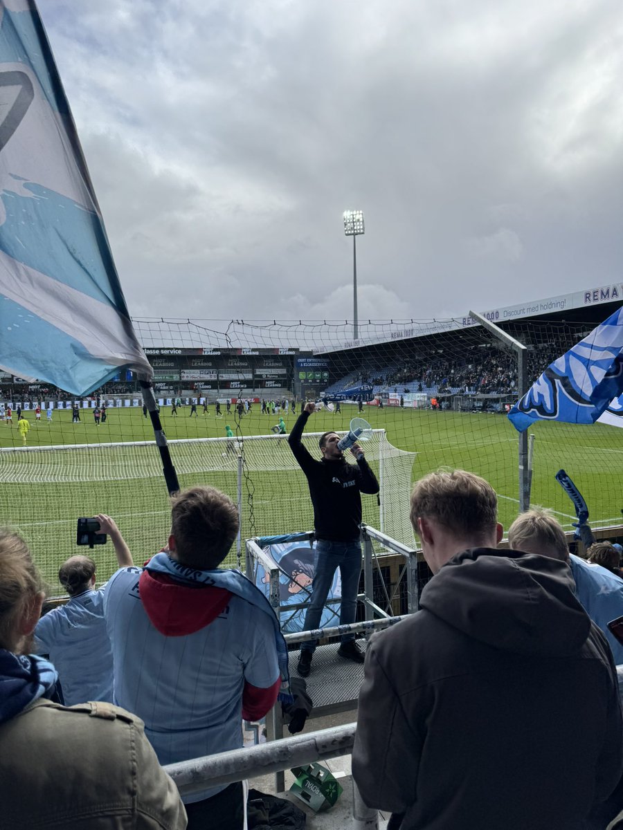 lasselundhansen's tweet photo. Vigtigt!! #sjfsif https://t.co/GKSFDGbQl8