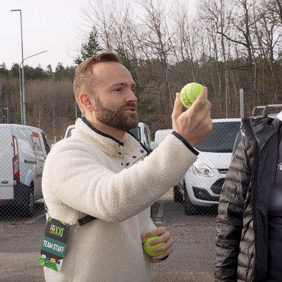 peterwelinson's tweet photo. 5️⃣ Gestion du stress et performer sous la pression : 

Exercice 5 – Coordination + prise de décision (5 min)
Jongler avec une balle de tennis tout en répondant à des questions rapides (maths simples, couleurs...).

#CS2Coaching #EsportsCoaching #GamingPerformance https://t.co/ydP4P2Sx5G