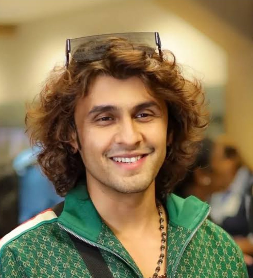 salon_minds's tweet photo. Going to attend Sonu Nigam's concert in my college
#techkriti25 #iitk https://t.co/G4TGUj9MZu