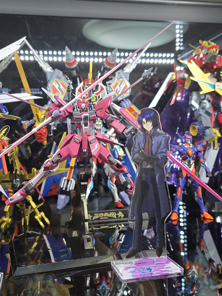 구매한거 하나하나 장식함