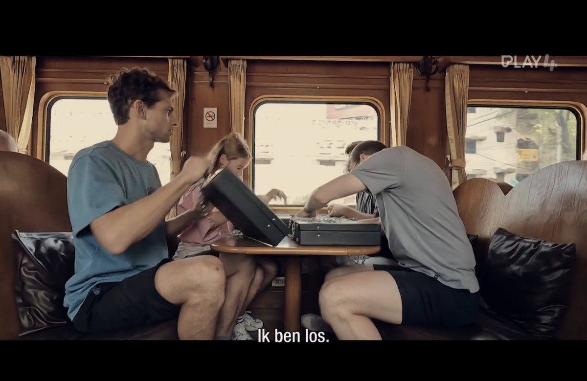 #DeMol 
Elke bh zodra Harry Styles in een straal van 50 km komt: