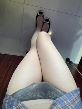 每个人来到推特的方式不一样，目的也不一样，我是被一个闺蜜带进来的，当我了解推特的时候真的是个好奇宝，我一直在用国内软件，现在我想用推特约！附近有没有在玩推特的成熟稳重大叔型，现实生活中太多伪装活得太累，渴望在这里找到一位兴趣相投一起缓解生活不易，只进入身体不打扰各自生活，非诚勿扰 https://t.co/ymwrCvkPC5