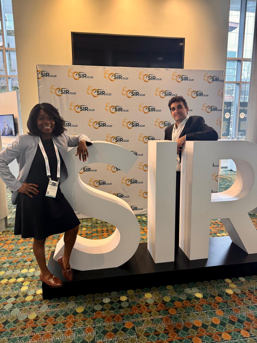 Mini <a href="/MountSinaiIR/">Mount Sinai IR</a> Class of 2021 reunion at #SIR25NASH!