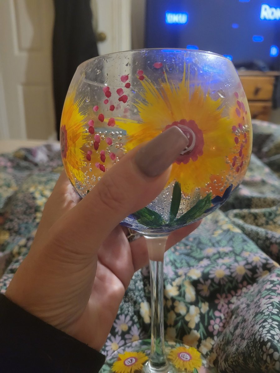 Far-Right-Floozy tweet media