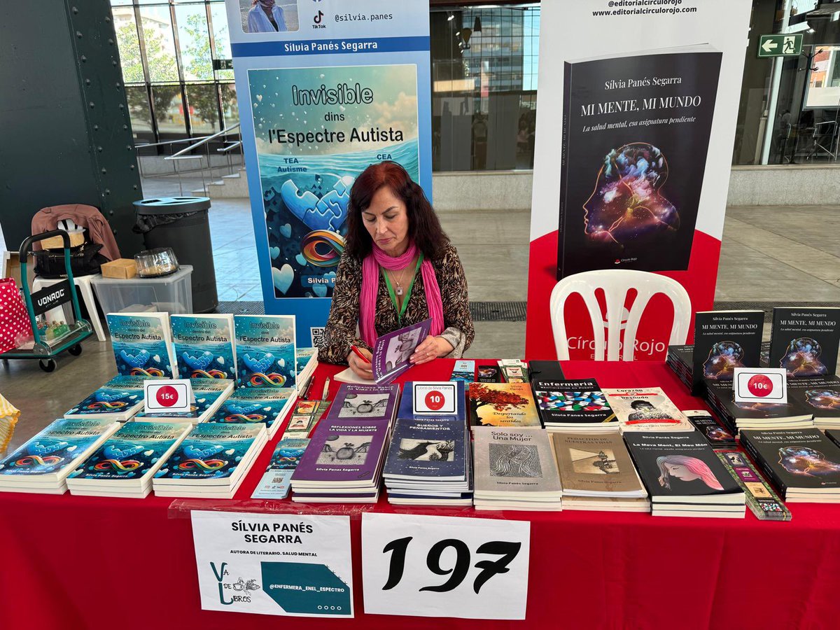 PanesSegarra's tweet image. 📚✍🏻 Gràcies a totes les persones que us vau acostar a saludar-me i a interessar-vos pels meus llibres. Vaig poder conèixer i parlar amb persones meravelloses, tant escriptors com lectors. Gràcies de tot cor. Va ser un dia per recordar.
#firallibres #escriptora #llibres