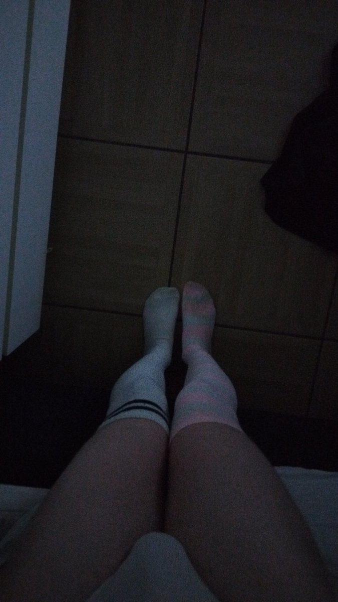 kwit_0's tweet photo. Say hi and ill send you a cute pic :3
#Femboy #femboys #thighs #femboythighs #thighhighs https://t.co/5a7MlmE8US