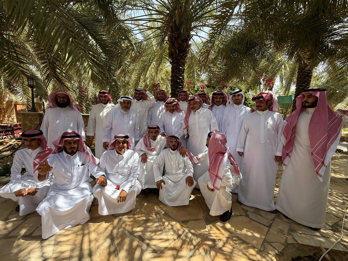 kareem_zulfi's tweet photo. في #جريبيعه، #بيت_البيئيين في مركز سمنان بمحافظة #الزلفي،
شرفنا اليوم بزيارة كريمة من نخبة من الوجهاء والمثقفين، أبناء محمد بن شايع المسعر -رحمه الله- وأبناءهم.

اطلع خلالها الجميع على محتويات البيت وأركانه التراثية.

#عيد_الفطر_المبارك_1446 https://t.co/X0Km7d3P9y