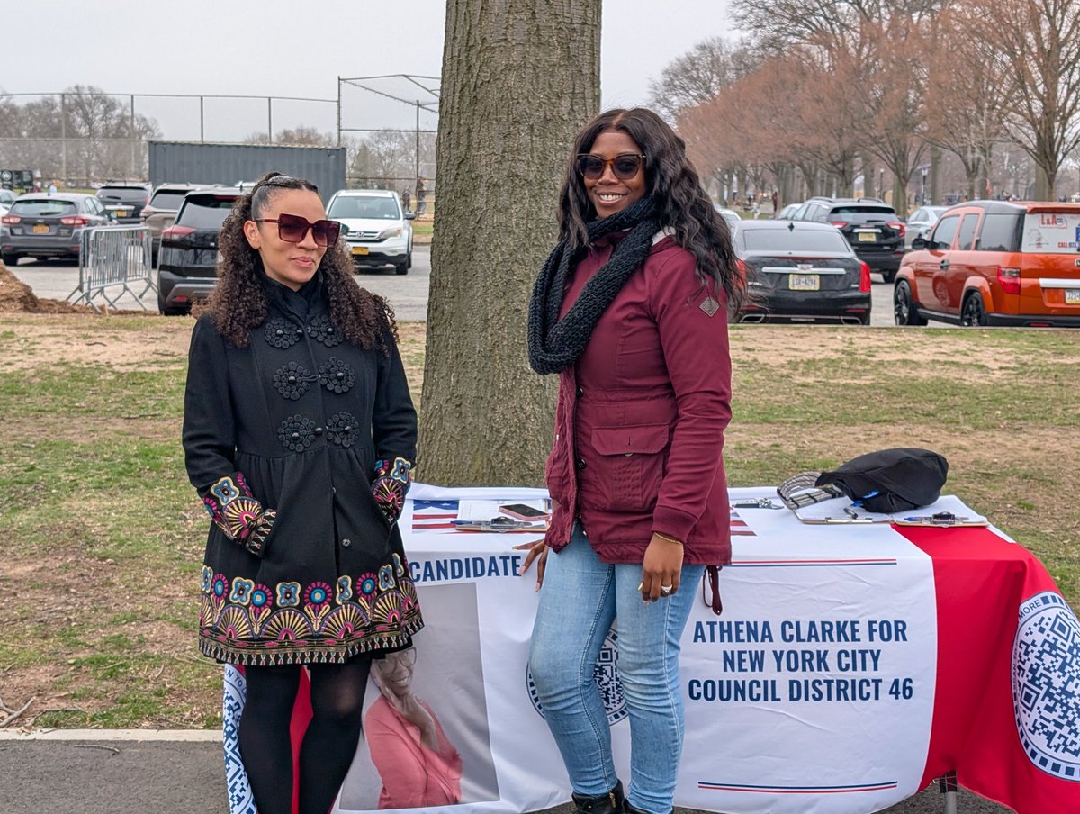 DJTNYCLUB's tweet photo. Look for @Clarke4Council and Sandra at 32nd Street and Ave S final push, please send all your last minute friends for signatures. @teacher_choice @bravest4choice @TheFinestCast @JohnDMacari @ResistNyc13 @ragachani @DannyDeHulk86 @GeorgeGarvey37 @ragachani @KingsCountyGOP @diazforbrooklyn