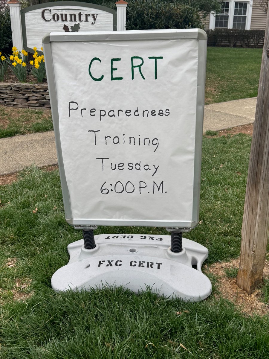 FairfaxCoCERT's tweet image. Photos from Fairfax County CERT&apos;s Battalion 401, Hasty Search Training exercise held on March 25th at Wolftrap Station.

#CERT #TrainingExercise #DisasterPreparedness