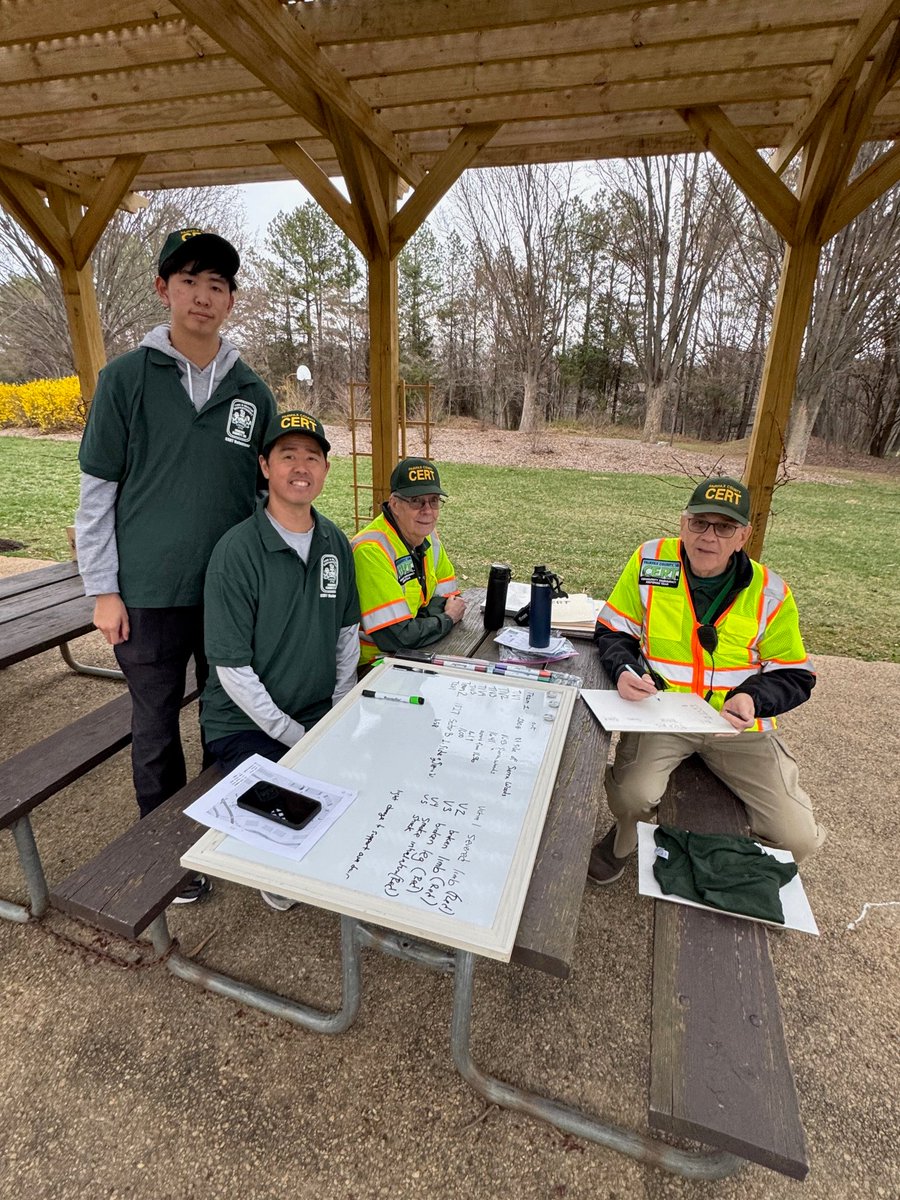 FairfaxCoCERT's tweet image. Photos from Fairfax County CERT&apos;s Battalion 401, Hasty Search Training exercise held on March 25th at Wolftrap Station.

#CERT #TrainingExercise #DisasterPreparedness