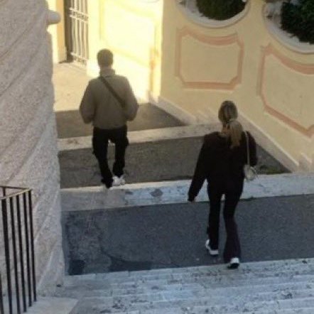 VickyNicole3's tweet photo. Liam and Kate behind the cameras. Don't come at me saying this is the face of a happy man - it's not. This was Liam when he didn’t had to pretend. Also walking meters away is a proof of love too, right? And you're all still blind and believe her ... open your eyes for once and see her real face #JusticeForLiam