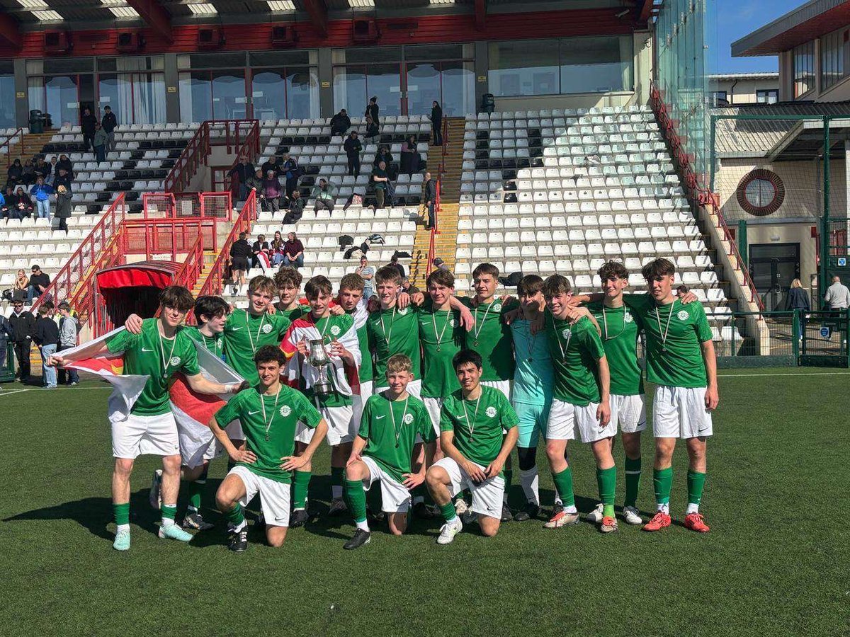 Guernsey_FA's tweet photo. Massive congratulations to the Under 16 Muratti squad on winning 4-2 after extra time in Jersey this afternoon! 🇬🇬💚 https://t.co/hjvrc9jIF4