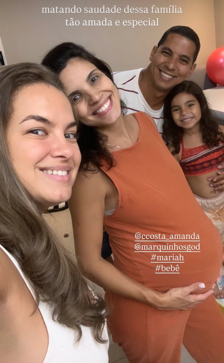 ProjetoLua's tweet image. Lua via seu Instagram stories! 🥰📲