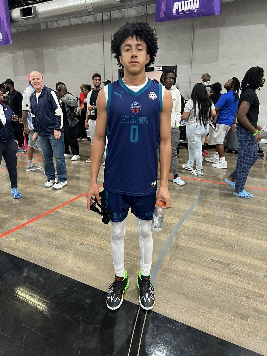 Player of the game: '25** Carlos Escalera
Can't say enough about this kid. Efficient 22 points, got it done at all levels but was very impressed with his pull up and floater. He's got the tools ready for the next level. 

🫡 Leader. 
📚 3.0+ GPA.
📞 Unsigned senior.