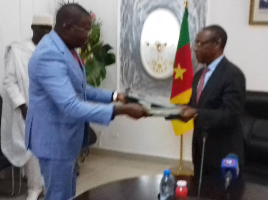 TROISIÈME RENOUVELLEMENT DE LA CONVENTION  ÉTAT DU CAMEROUN ANOR ,ET INTERTEK POUR LE PECAE.

Signée pour la première fois en 2015,cette convention de prestations de services vient à nouveau d'être reconduite le 28 mars 2025 ,pour la troisième fois , après 2015  2018,et 2021.