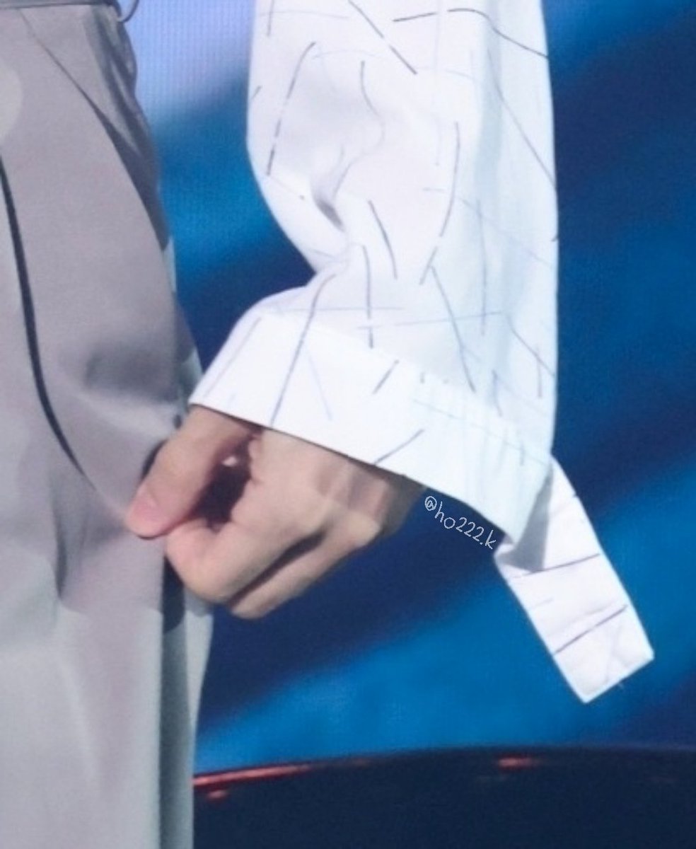 250330 "우리의계절,호영"
완전귀엽자나악...🫢
아니..손 뭔데에엑🫠
#손호영 #SHY #우리의계절호영