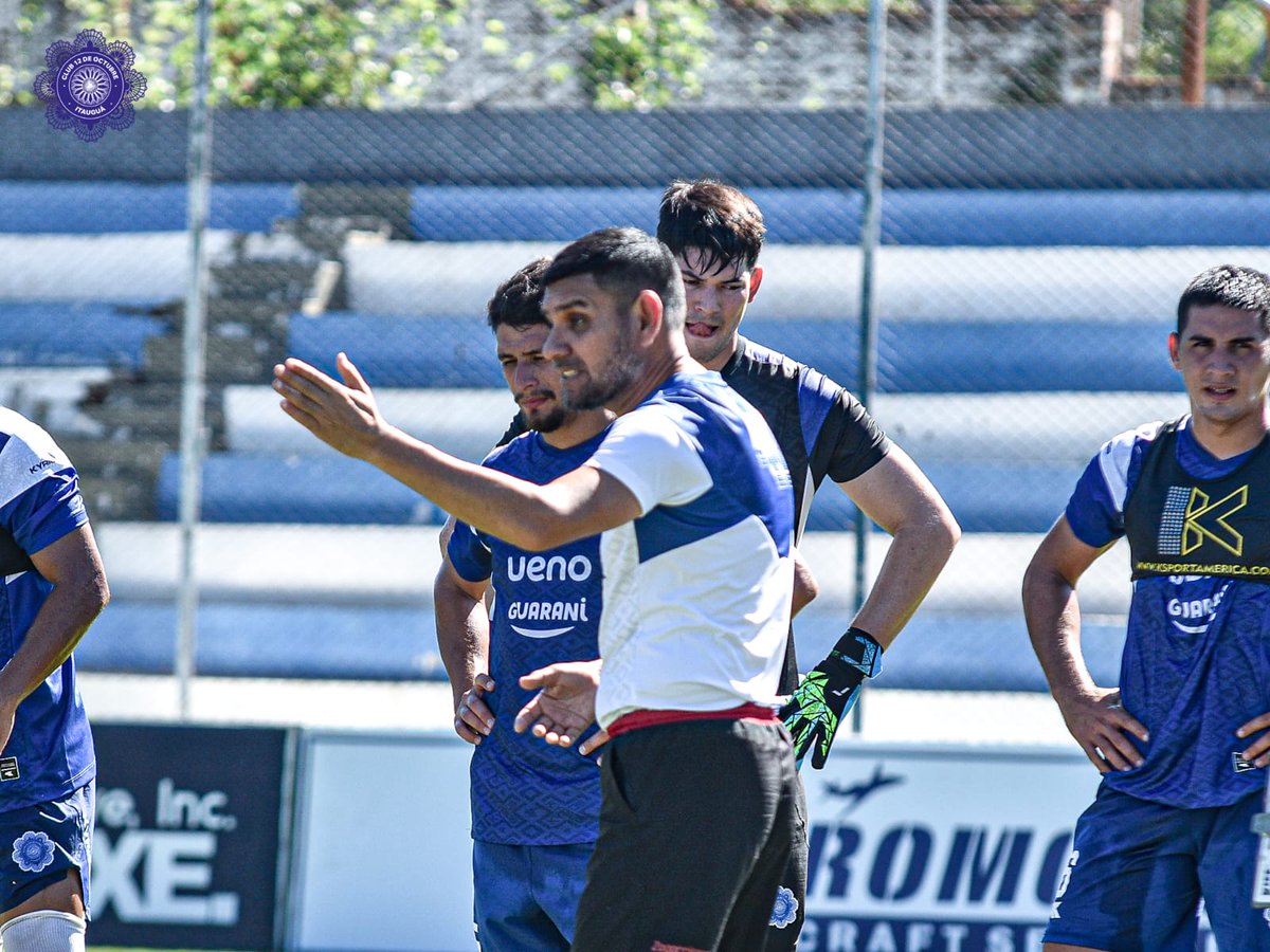 12deOctubreI's tweet photo. Cerramos nuestra pretemporada con amistosos. ⚪️🔵⚪️

Recibimos en nuestro 🏟 ueno Luis Salinas a Atlantida. 
Se disputaron 2 partidos ambos con el marcador 1 a 1 

Juntos por el objetivo 💪🏻 

#Vamos12 https://t.co/b5Z8UH54m5