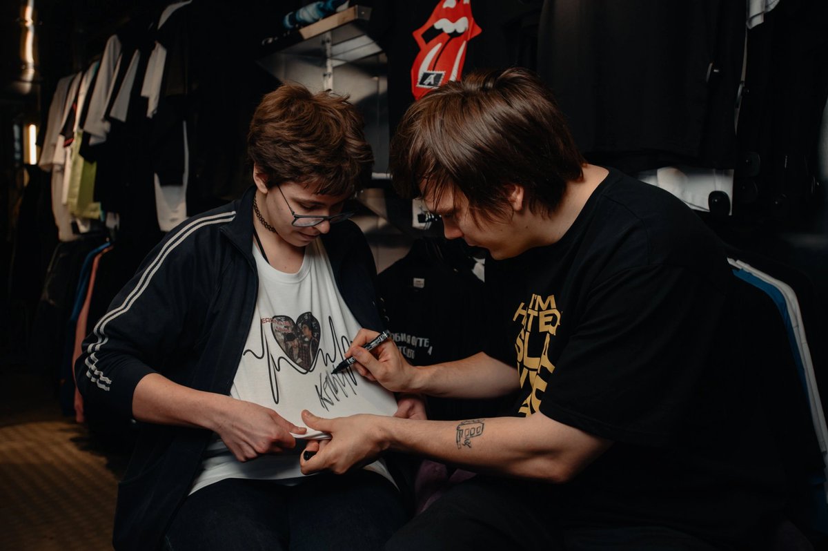 ⚡️⚡️⚡️СЛАВА КПСС МЫСЛИТ ФУТБОЛКУ ВАНЯЦЕСТ (на прекрасной женщине) ШЕДЕВР.