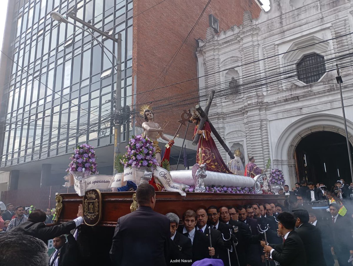 radioestrella's tweet photo. Así se vivió la salida del Cortejo Procesional con Jesús Nazareno Justo Juez de la Rectoría San Miguel De Capuchinas. 

📸 André Navas 

#Capuchinas
#RadioEstrella893Fm
#Cuaresma2025 https://t.co/xQnnr0Ohtp