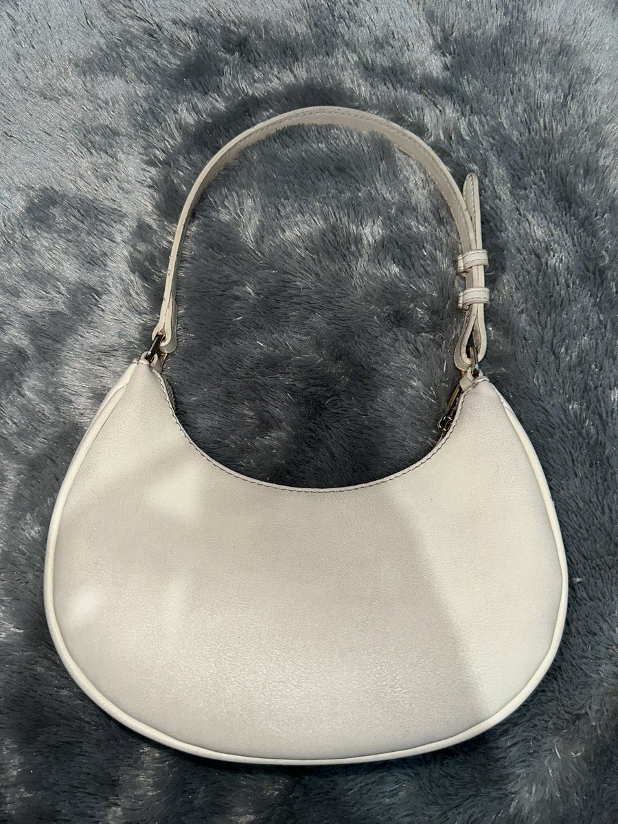 1mbsky's tweet photo. haiii gais aku mau preloved tas mossdoom aku yg udah ga ke pake harga 70k ajaa, ada yg mau ga yaahh #preloved #mossdoom https://t.co/ZC6K8q0fOM