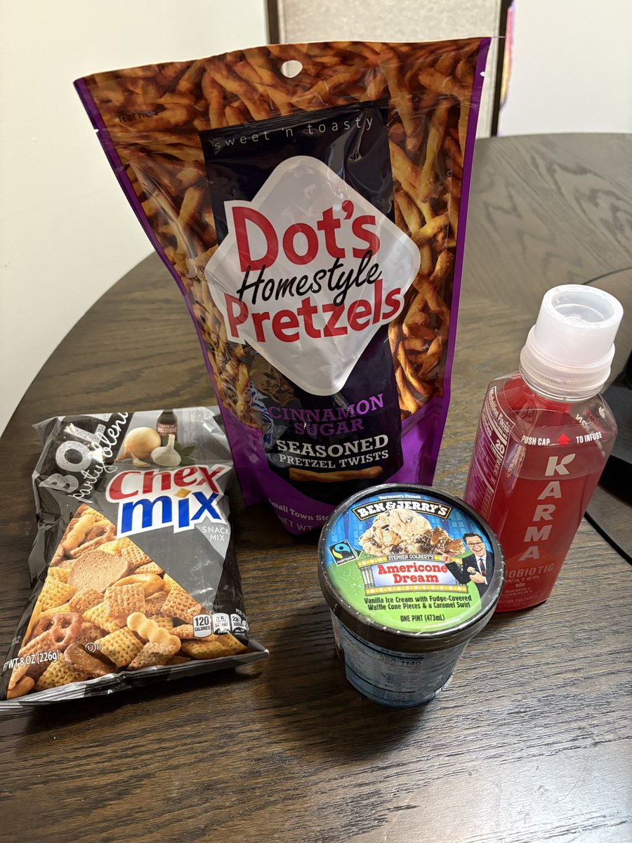 noseguy12's tweet image. Lot of options today for #SundaySnacks @iamqueensblvd99