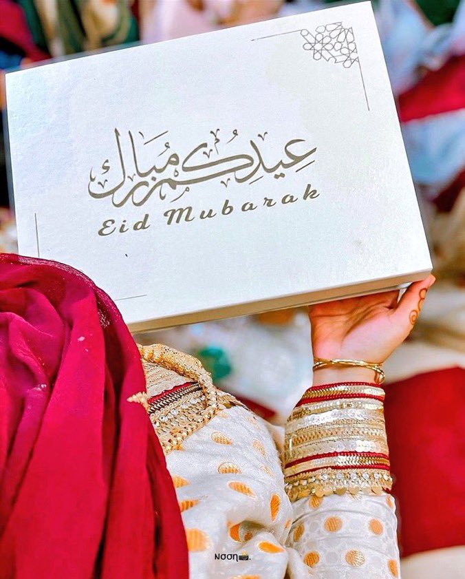 AlhosniEm's tweet photo. طَابَت أعيادُكم برِفقةِ مَن تُحبّون كل عَام والفَرح يغمر قلوبَكم.. عيدكم مُبَارك
كل عام وأنتم بخير  🤍♡
 #عيد_الفطر_المبارك #عيد_وفرحة_عمانيه  #كل_عام_وانتم_بخير
#العيد_بالخير_يجمعنا https://t.co/al1J1YlwfT