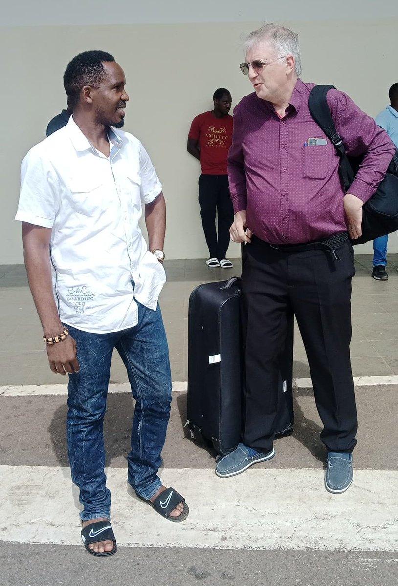 Andzongo Blaise Pascal🇨🇲 (@andzongoblaise) on Twitter photo #CamerounMediaPlus
Ravi de recevoir à #Yaoundé, l'ancien président du Centre Supérieur d'Éducation aux Médias (CSEM) de #Belgique
Il partagera son expérience lors de la conférence sur l'EMI avec les autorités éducatives camerounaise dès mardi
<a href="/UEauCameroun/">L'UE au Cameroun et pour la Guinée équatoriale</a> <a href="/CFImedias/">CFImedias</a> <a href="/IFJGlobal/">IFJ</a> #CamerounMediaPlus
Ravi de recevoir à #Yaoundé, l'ancien président du Centre Supérieur d'Éducation aux Médias (CSEM) de #Belgique
Il partagera son expérience lors de la conférence sur l'EMI avec les autorités éducatives camerounaise dès mardi
<a href="/UEauCameroun/">L'UE au Cameroun et pour la Guinée équatoriale</a> <a href="/CFImedias/">CFImedias</a> <a href="/IFJGlobal/">IFJ</a>