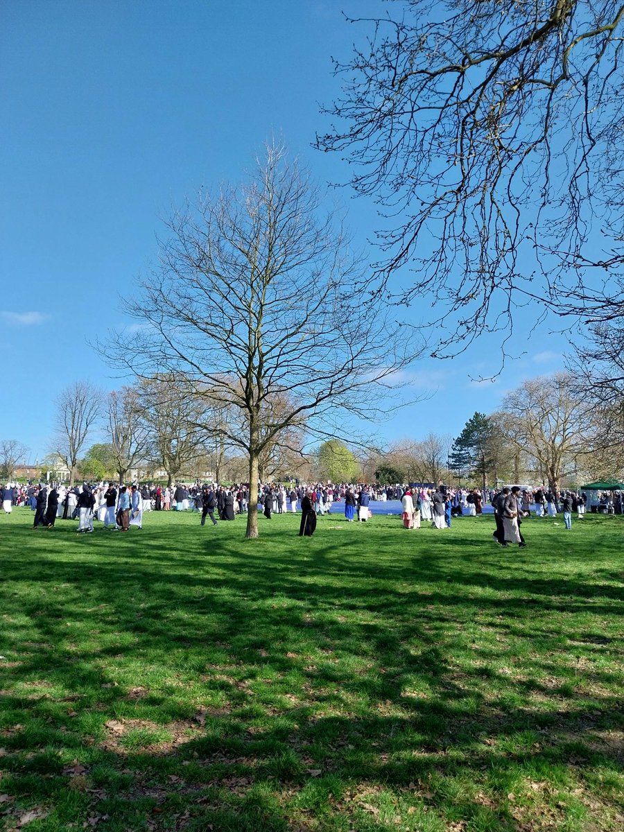 MPSEastActon's tweet photo. East Acton PCSO was out on patrol today providing reassurance and ensuring everyone felt safe while celebrating Eid at Acton Park. Later on patrolled hotspot locations and residential areas known for anti-social behaviour and providing advice to fight crime.

#yourlocalmet https://t.co/IX1unQGCyZ