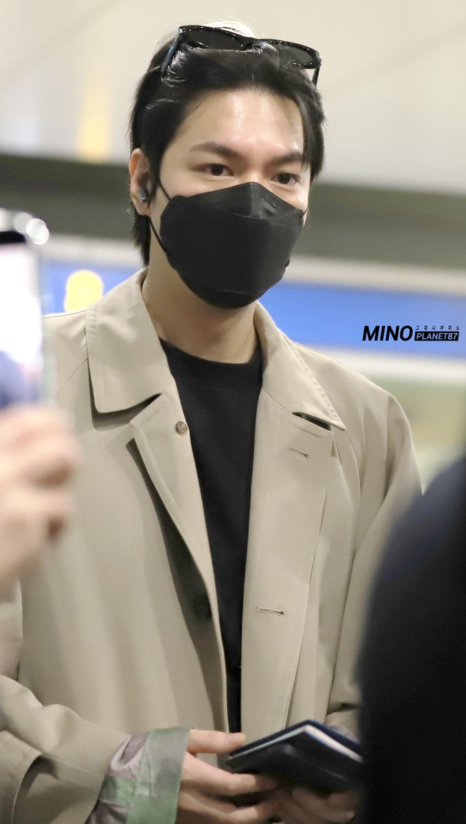 eunsil0223's tweet photo. 250330_MFM to ICN
빛나는  우리의 별💫
피곤함도 이기는 멋진 미노~
다시 미노 보유국 #1🥰🫰

#이민호
#LeeMinHo https://t.co/MEyshwfUOT
