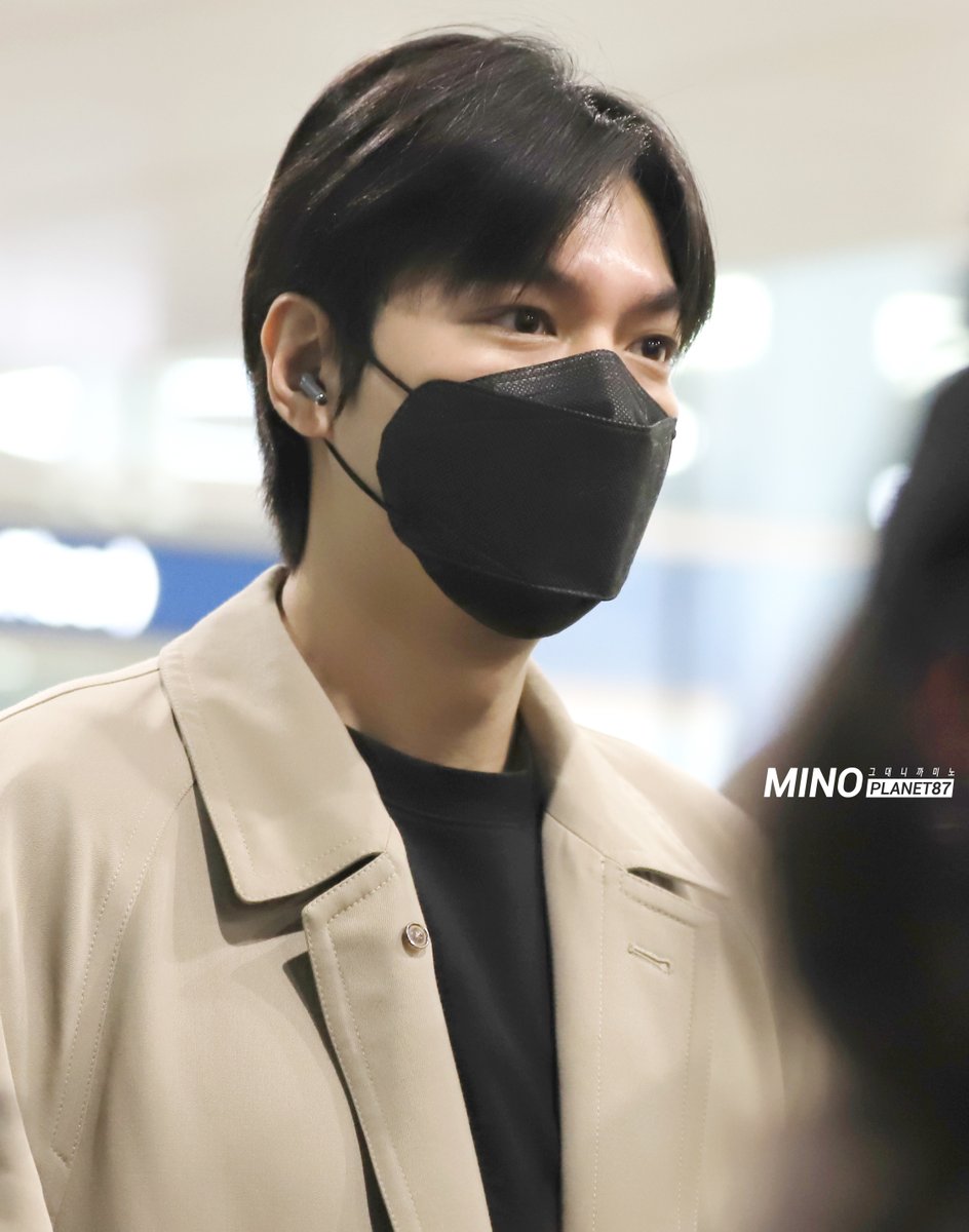 eunsil0223's tweet photo. 250330_MFM to ICN
빛나는  우리의 별💫
피곤함도 이기는 멋진 미노~
다시 미노 보유국 #1🥰🫰

#이민호
#LeeMinHo https://t.co/MEyshwfUOT