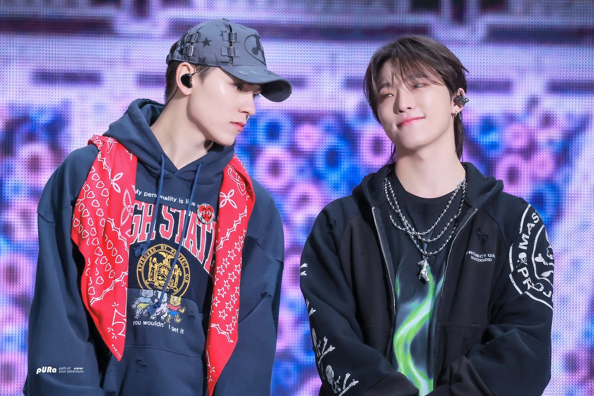 250321 캐럿랜드

버디버디 기엽따..!!🩶

#버논 #VERNON #バーノン
#디노 #DINO #ディノ 
#세븐틴 #SEVENTEEN