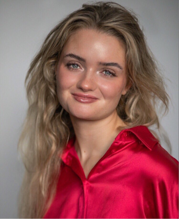 Esmie Fricke #heavy #pencil for a #tvc with an #overseas #shoot #fingerscrossed #dottodotagency