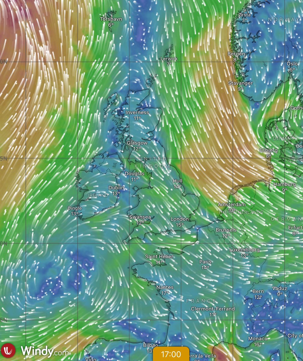 Despite apparently benign conditions there are multiple flood warnings on the east coast today.

Northerly winds putting half a metre of surge on top of big Spring tides.