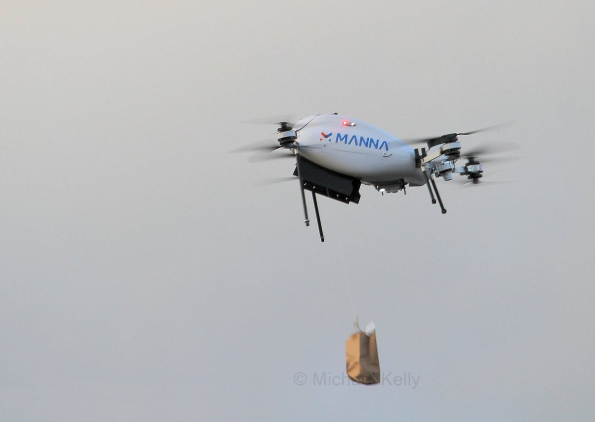 Michaelkelly707's tweet image. A @MannaAero drone makes another delivery in West Dublin  

#DroneDelivery from the company founded by @realBobbyHealy appears to be going from strength to strength.

manna.aero
