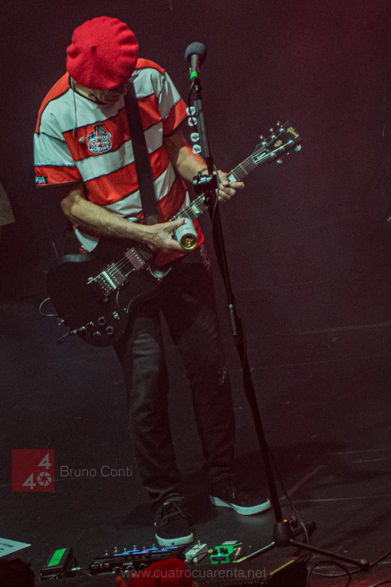 The Damned en Montevideo Music Box  

Bandas teloneras:
Cross 
TV Smith 

17 de marzo
Fotos: Bruno Conti

Web: cuatrocuarenta.net/metal